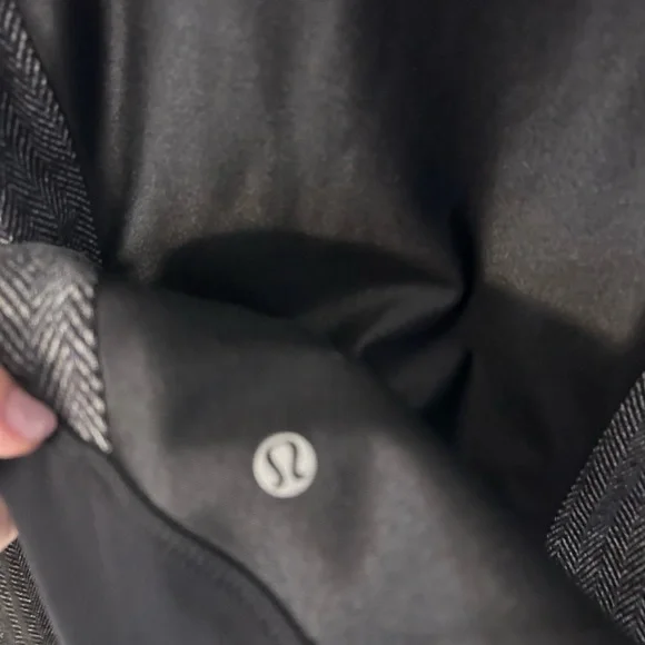 Lululemon‎ Emerge Renewed Jacket Giant Herringbone Heathered Black Sz 10 - Picture 7 of 7